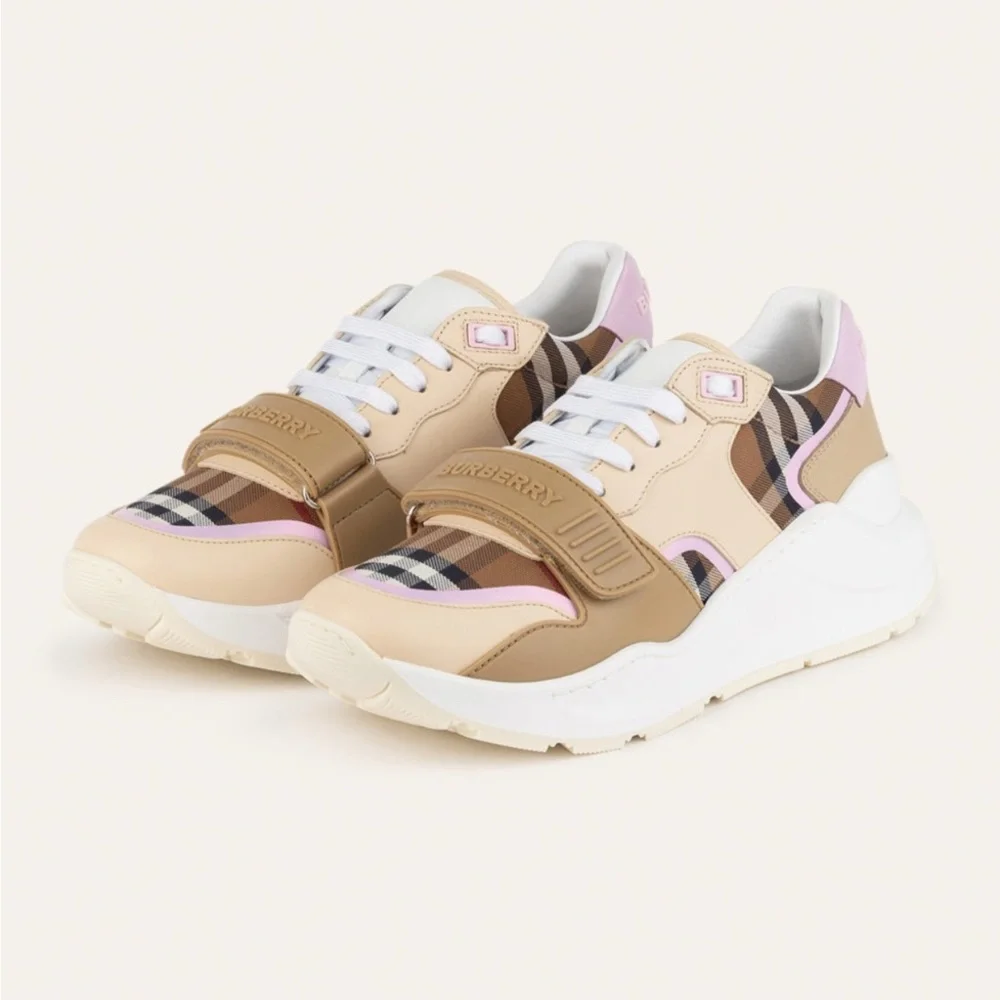 BURBERRY Check Sneaker 🌸 - Picture 2 of 2